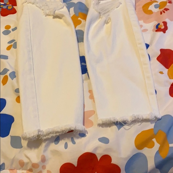 Hollister White High-waisted Distressed Jeans - Picture 3 of 4